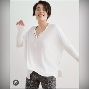 AERIE RIBBED LONG SLEEVE HENLEY TOP
